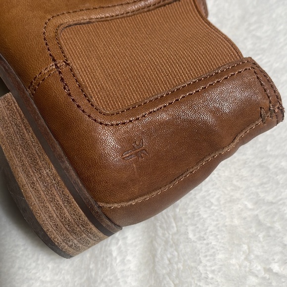 Frye Misty Chelsea Boot 9 - Picture 8 of 13